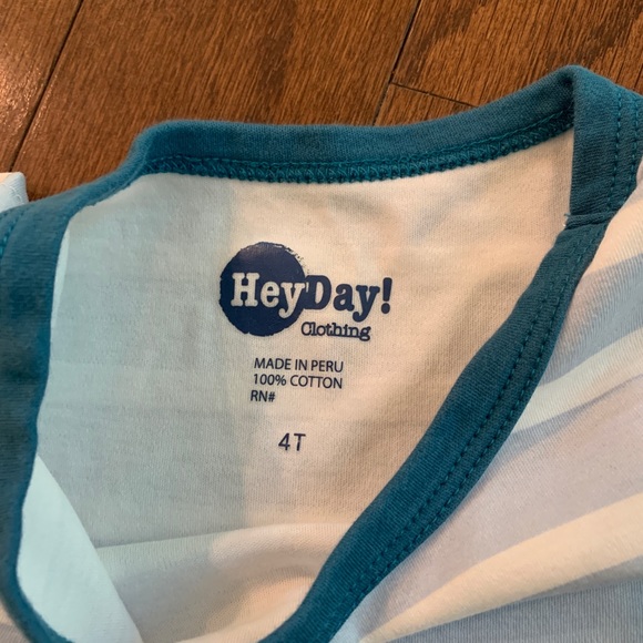 Hey Day Shark Outfit - Picture 3 of 4